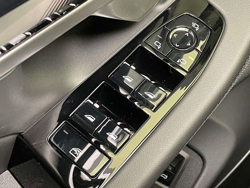 New 2026 BMW i5 eDrive40 w/ M Sport Package AWD/4WD image 31