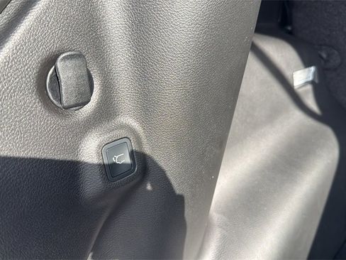 New 2026 Jeep Compass Limited image 18