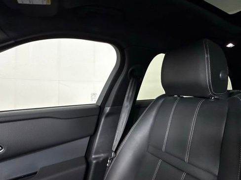 Used 2022 Land Rover Range Rover Velar R-Dynamic S image 22