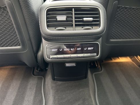 Certified 2025 Mercedes-Benz GLS 450 4MATIC image 43
