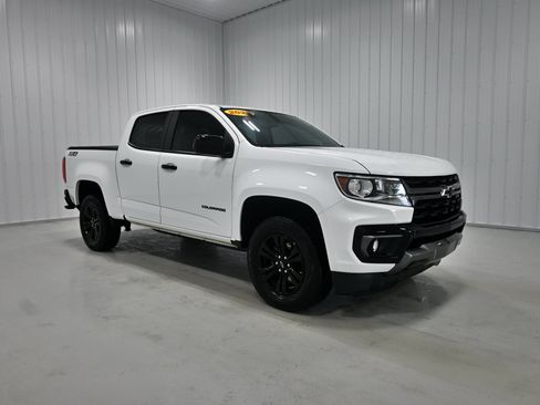 Used 2022 Chevrolet Colorado Z71 AWD/4WD image 3