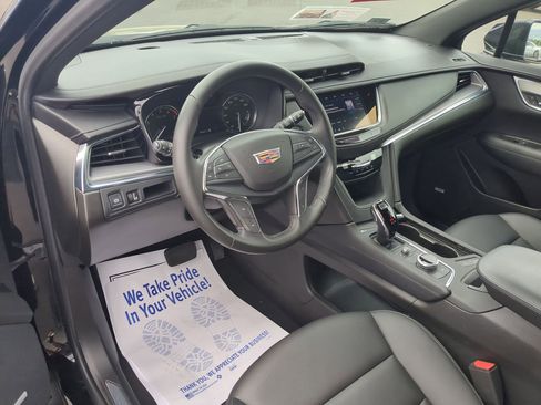 Certified 2023 Cadillac XT5 Luxury AWD/4WD image 9