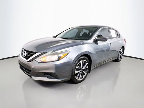 Used 2017 Nissan Altima 2.5 SR image 10
