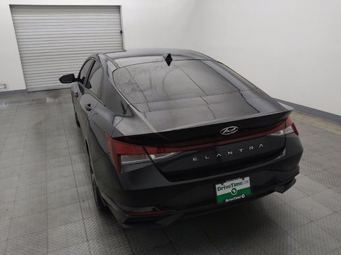Used 2023 Hyundai Elantra SEL w/ Convenience Package FWD image 6