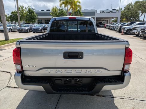 Used 2021 Toyota Tacoma SR w/ SR Convenience Package AWD/4WD image 5