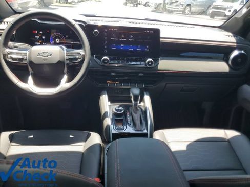 Used 2025 Chevrolet Colorado Z71 w/ Technology Package AWD/4WD image 15