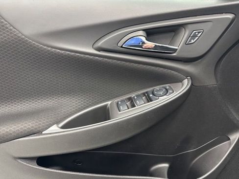 Used 2025 Chevrolet Malibu LT image 9