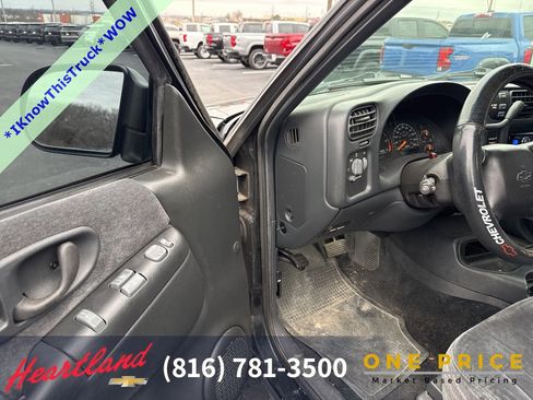 Used 2000 Chevrolet S10 Pickup LS w/ Preferred Equipment Group image 36