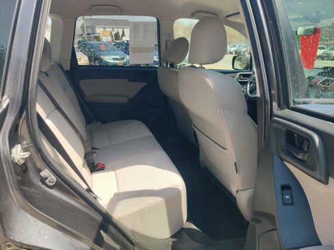 Used 2016 Subaru Forester 2.5i AWD/4WD image 14