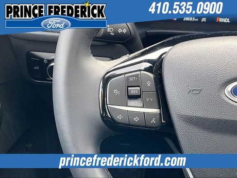 Used 2023 Ford Escape Platinum w/ Premium Technology Package image 17