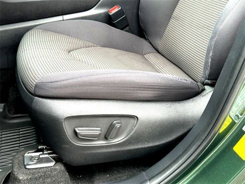 Certified 2023 Toyota Highlander LE image 12