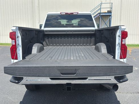 Used 2025 Chevrolet Silverado 2500 LT w/ Safety Package AWD/4WD image 9