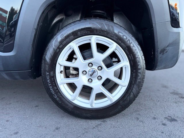 Used 2023 Jeep Renegade Latitude w/ Premium Group AWD/4WD image 27