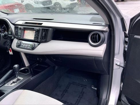 Used 2016 Toyota RAV4 XLE FWD image 18