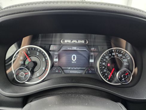 Used 2024 RAM 2500 Laramie w/ Night Edition image 10