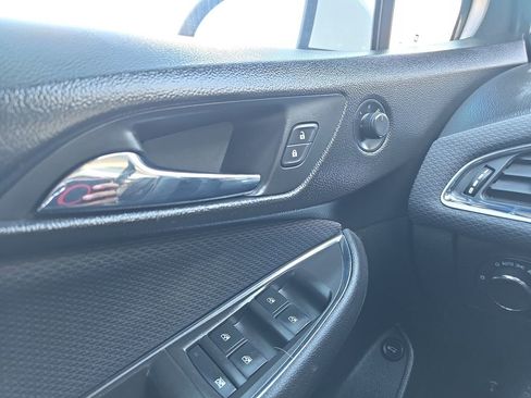 Used 2018 Chevrolet Cruze LT w/ Convenience Package image 22