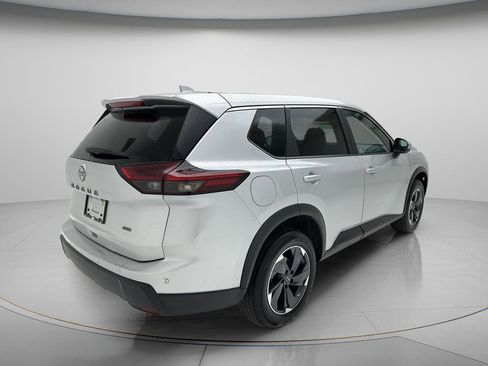 Used 2025 Nissan Rogue SV AWD/4WD image 5