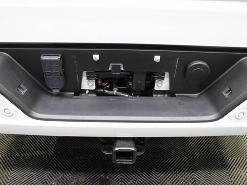 Used 2024 GMC Sierra 1500 AT4 w/ Technology Package image 47