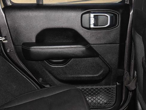 Used 2020 Jeep Wrangler Unlimited Sahara w/ Uconnect 4C Nav & Sound Group image 26