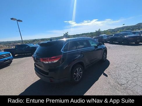 Used 2019 Toyota Highlander XLE AWD/4WD image 5