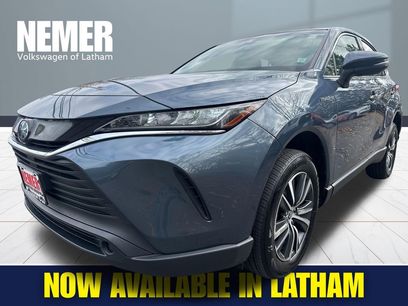 Used 2021 Toyota Venza LE w/ Carpet Mat Package (TMS)