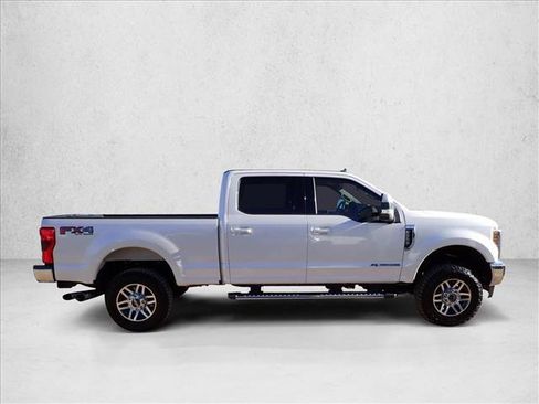 Used 2019 Ford F250 Lariat w/ Lariat Value Package image 4