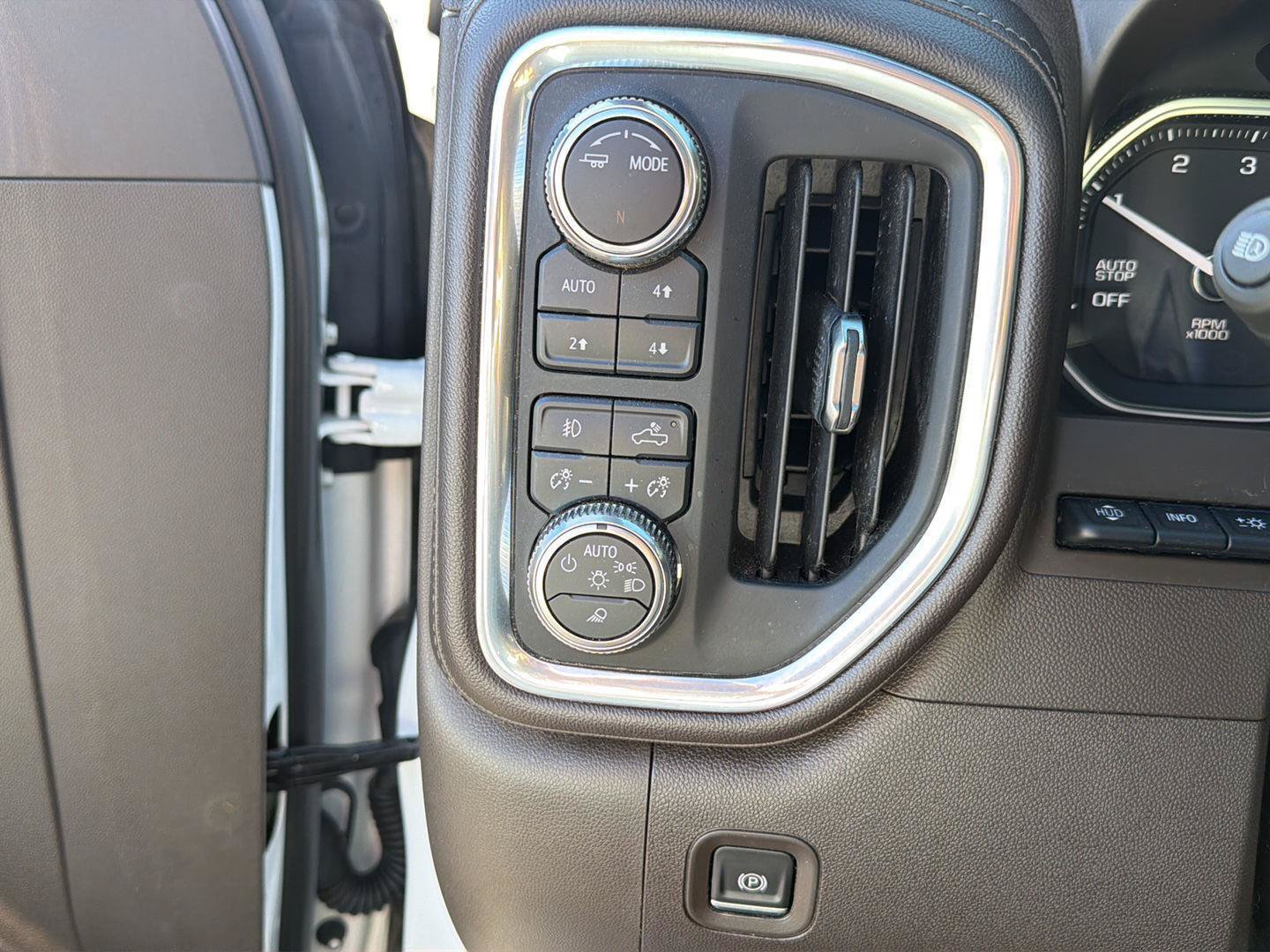 Used 2021 GMC Sierra 1500 Denali w/ Denali Ultimate Package AWD/4WD image 19