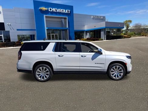 Used 2021 Chevrolet Suburban Premier w/ Premium Package AWD/4WD image 27