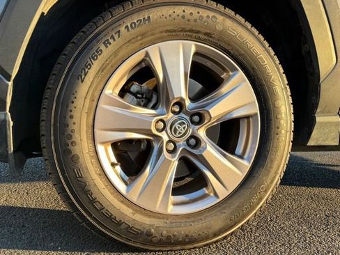 Used 2023 Toyota RAV4 XLE image 31