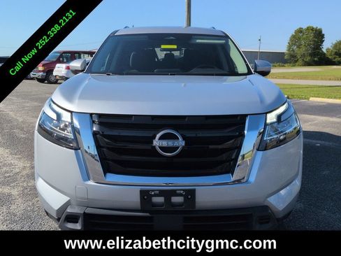 Used 2022 Nissan Pathfinder SV AWD/4WD image 9