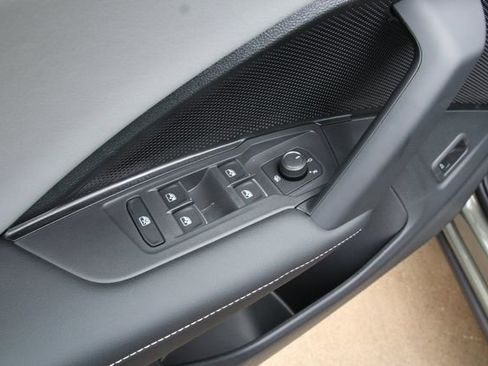 New 2026 Volkswagen Tiguan SE R-Line image 13