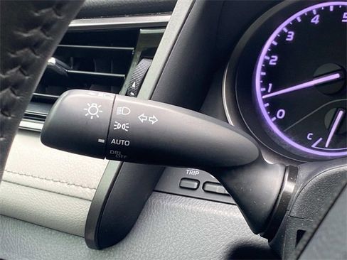 Used 2021 Toyota Camry SE image 21