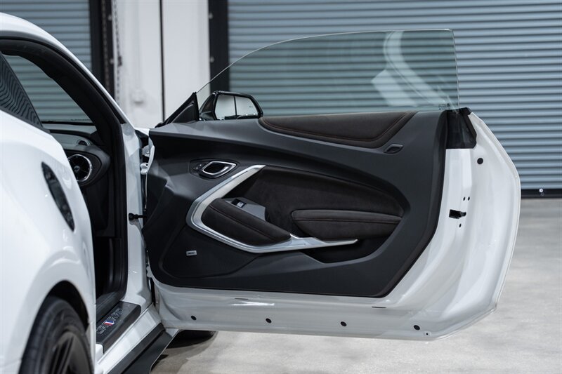 Used 2018 Chevrolet Camaro ZL1 RWD image 33