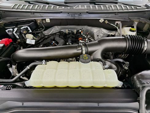 Used 2025 Ford Expedition Tremor image 34