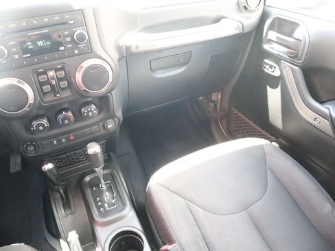 Used 2018 Jeep Wrangler Unlimited Sport S AWD/4WD image 27