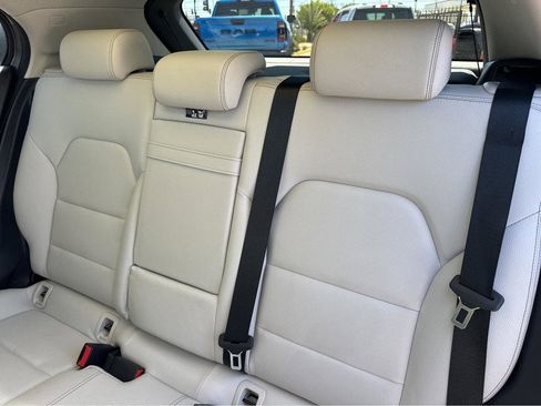 Used 2019 Mercedes-Benz GLA 250 image 9