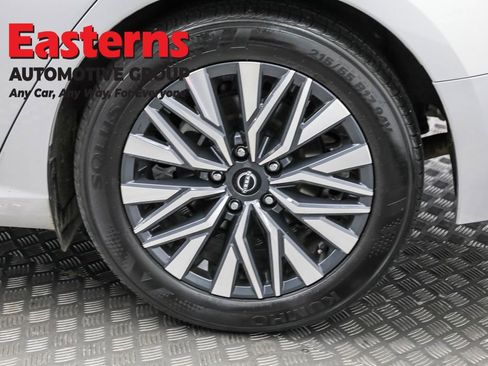 Used 2024 Nissan Altima 2.5 SV image 32