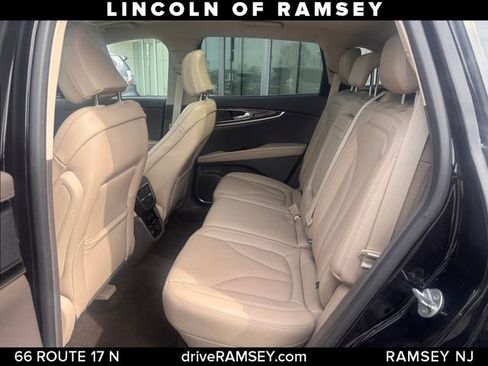 Used 2022 Lincoln Nautilus Reserve AWD/4WD image 24