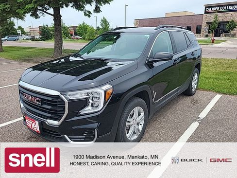 Used 2024 GMC Terrain SLE w/ Driver Convenience Package AWD/4WD image 1