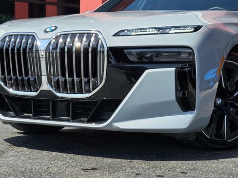 Used 2024 BMW 760i xDrive w/ Executive Package image 4