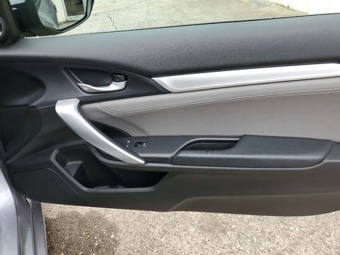 Used 2017 Honda Civic Touring image 34