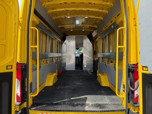 Used 2022 Ford Transit 250 148 High Roof Extended w/ Parcel Delivery Package RWD image 13