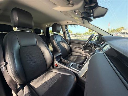 Used 2019 Land Rover Discovery Sport SE AWD/4WD image 13