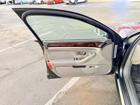 Used 2008 Audi S8 image 21