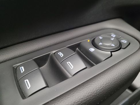 Used 2022 GMC Terrain SLE image 27