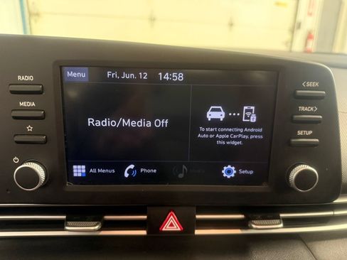 Used 2022 Hyundai Elantra SE FWD image 34