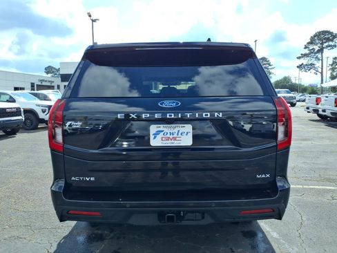 Used 2025 Ford Expedition Max Active AWD/4WD image 4