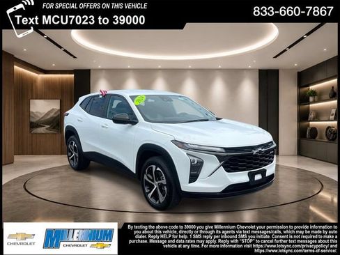 Used 2024 Chevrolet Trax RS w/ Driver Confidence Package FWD image 1