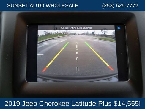 Used 2019 Jeep Cherokee Latitude Plus AWD/4WD image 54