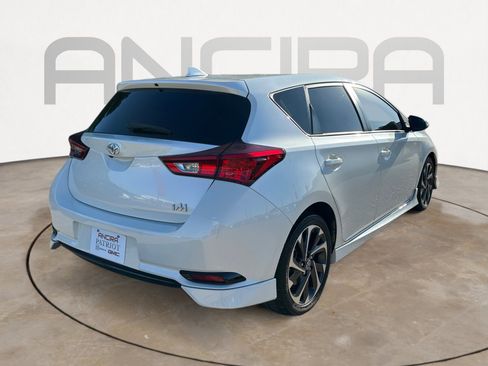 Used 2018 Toyota Corolla iM FWD image 10